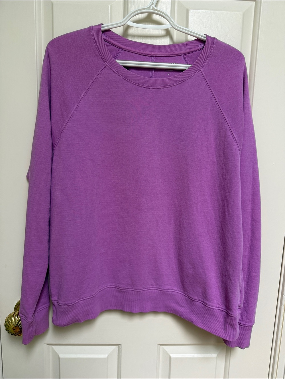 Athleta sz M Lightweight Purple Crewneck Sweatshirt slightly oversize